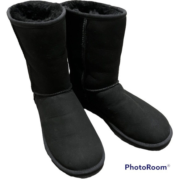 Authentic UGG classic short boot black 9 genuine shearling lined EVA sole NEW - Picture 2 of 4